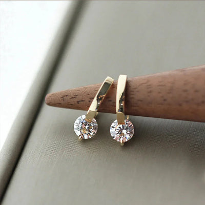 ELODIE | ELEGANT GOLD STUD EARRINGS