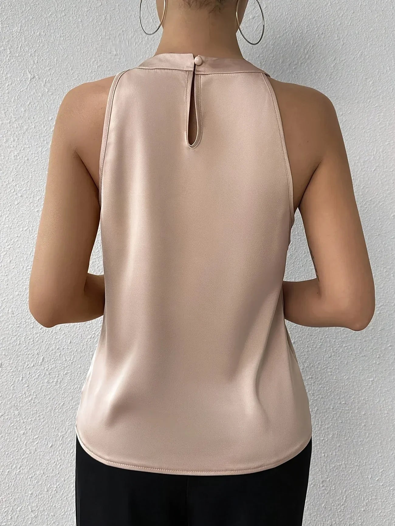 CYRENE | LUXURIOUS SLEEVELESS BLOUSE