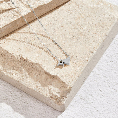 YAHNA | LETTER INITIAL SILVER NECKLACE