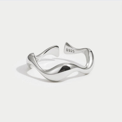 KIM | ELEGANT MINIMALIST RING